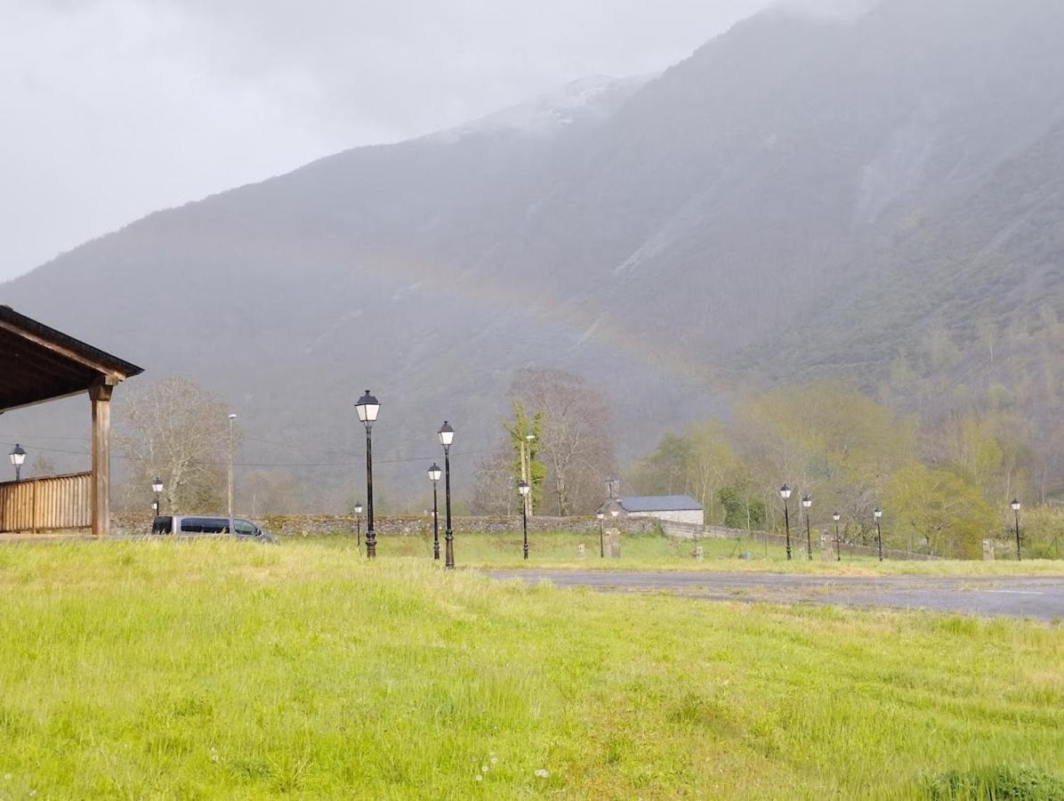 Camping La Zarapica - Palacios Del Sil Zewnętrze zdjęcie