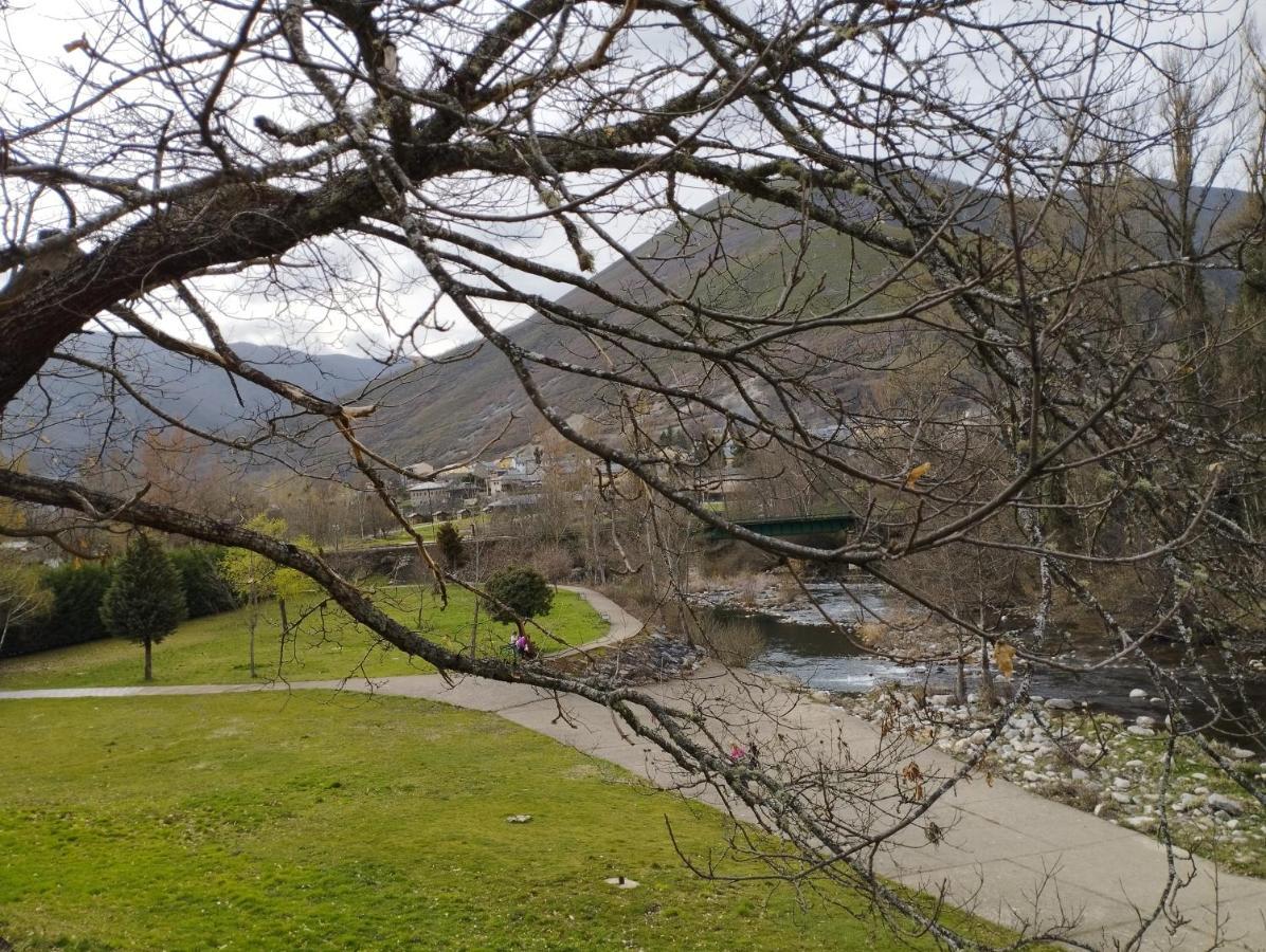 Camping La Zarapica - Palacios Del Sil Zewnętrze zdjęcie