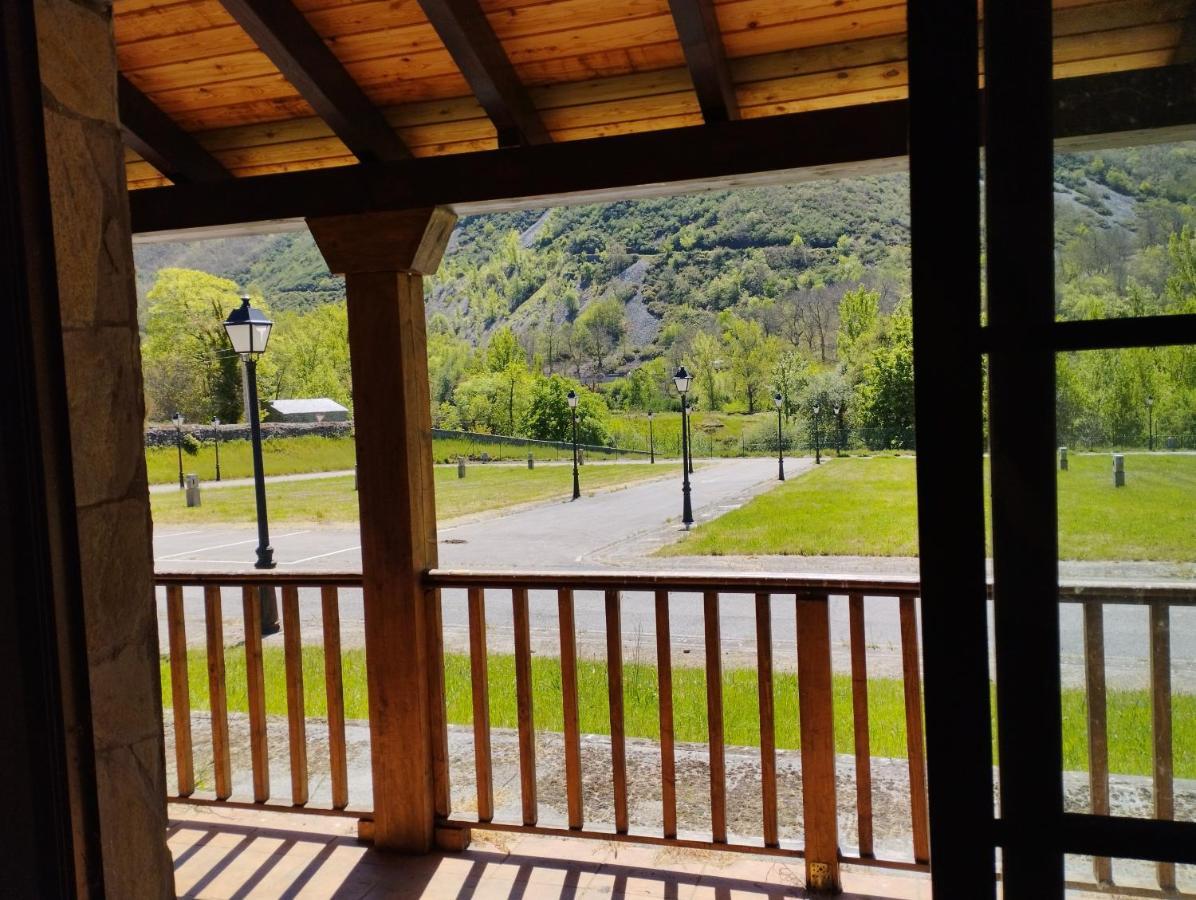 Camping La Zarapica - Palacios Del Sil Zewnętrze zdjęcie
